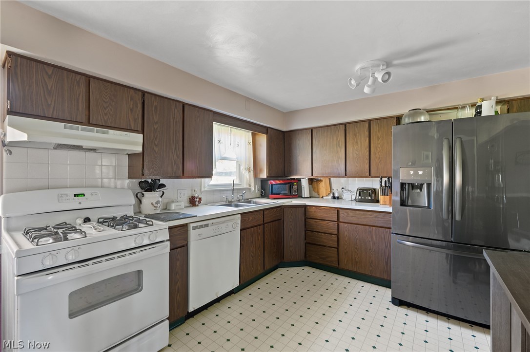 4174 Kirk Road Youngstown, OH 44511 - Photo 8 of 22 Gallery Image 8