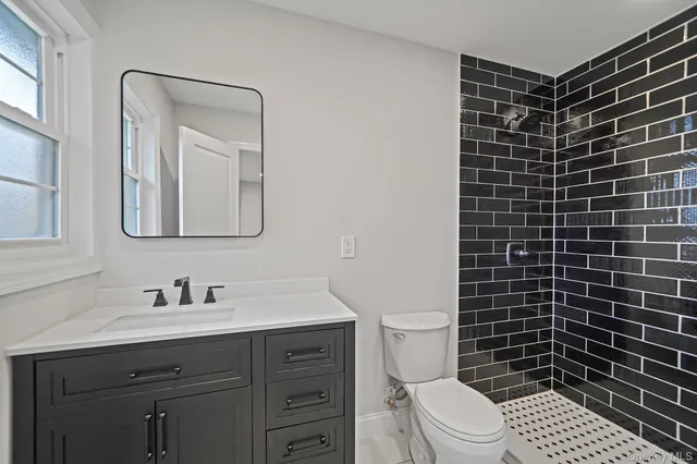 a bathroom with a toilet