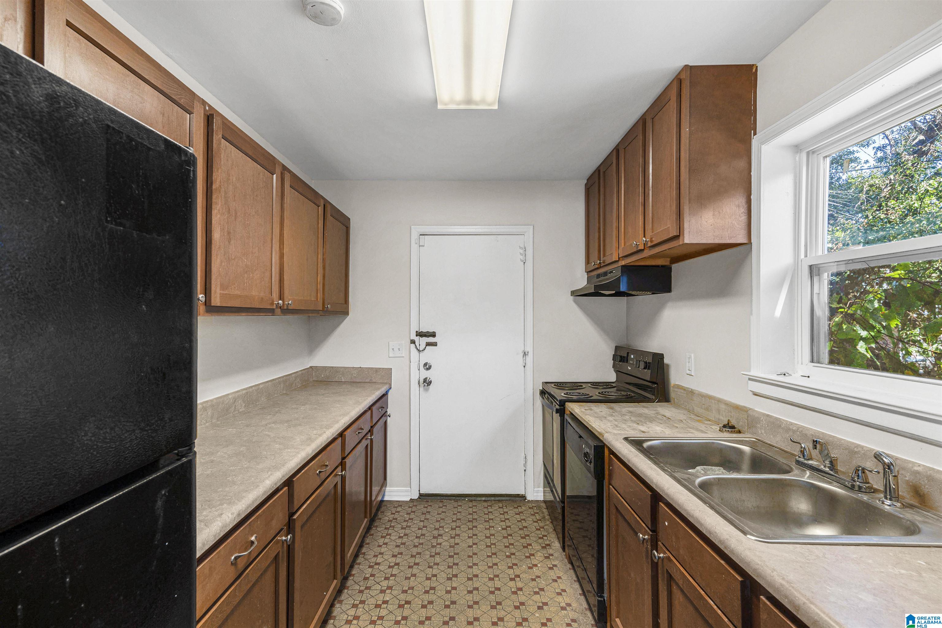 2100 Spring Hill Avenue Mobile, AL 36607 - Photo 8 of 40