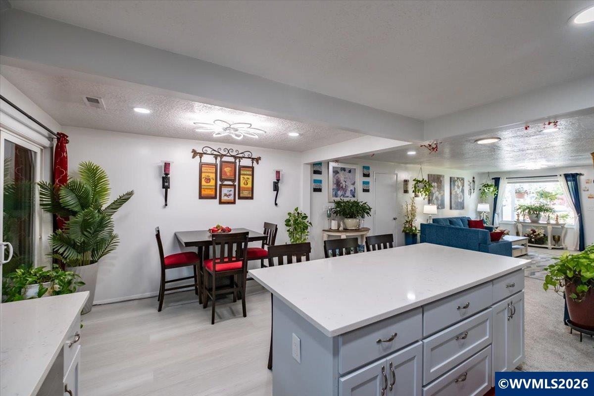 1424 Rainier Road Woodburn, OR 97071 - Photo 10 of 42 Gallery Image 10