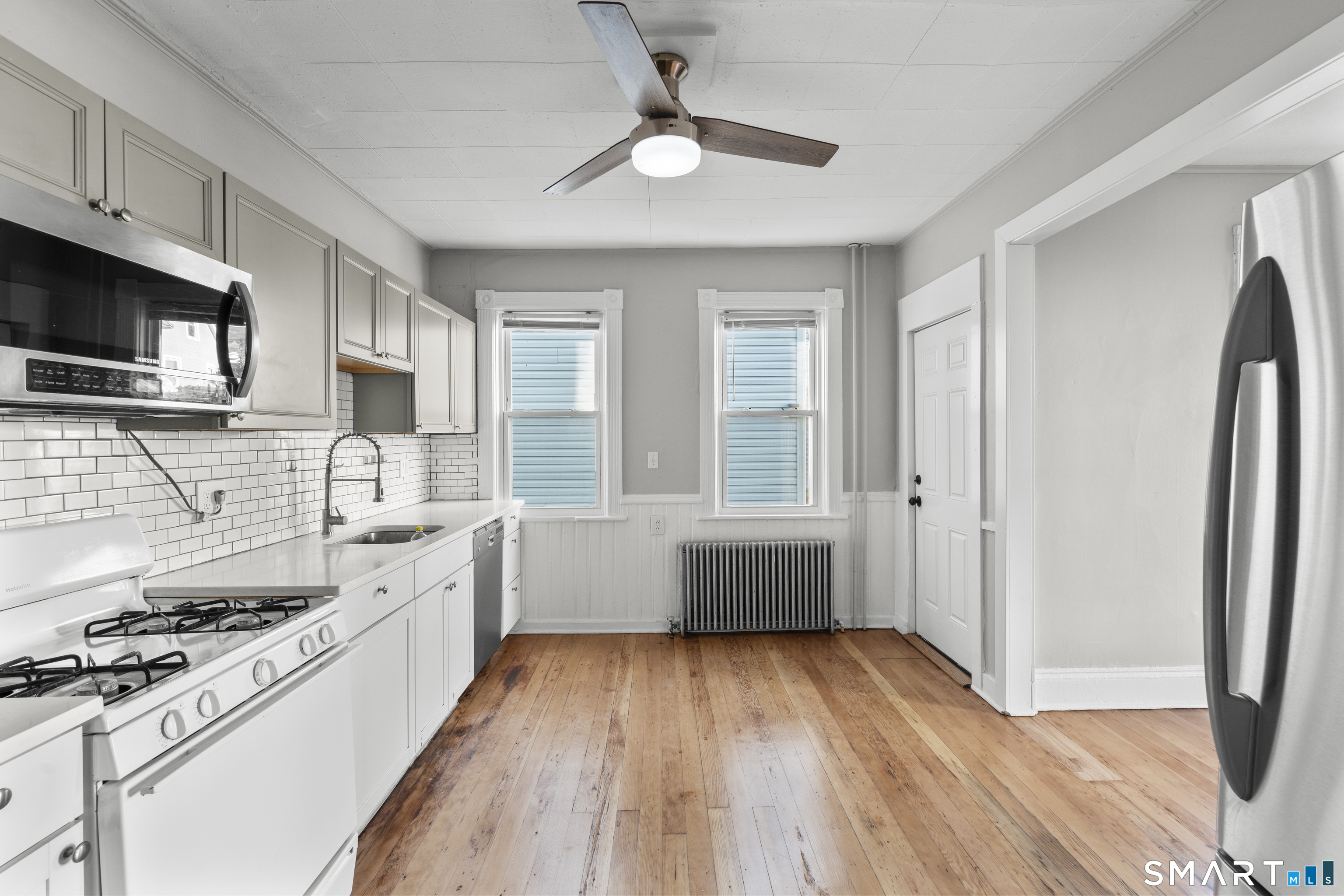 394 Gregory Street, Unit 2 Bridgeport, CT 06604 - Photo 3 of 25