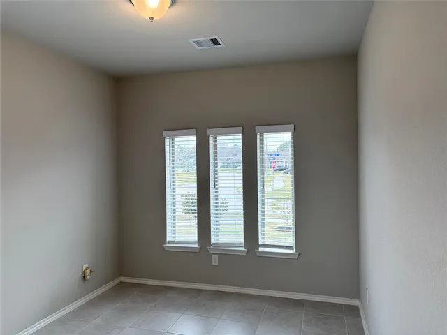 $329,900 | 323 Avenue B, Richmond, TX 77406