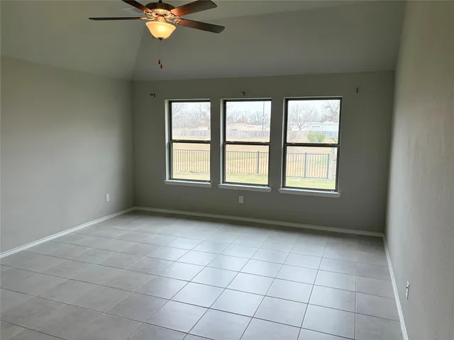 $329,900 | 323 Avenue B, Richmond, TX 77406