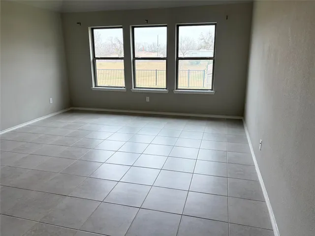 $329,900 | 323 Avenue B, Richmond, TX 77406