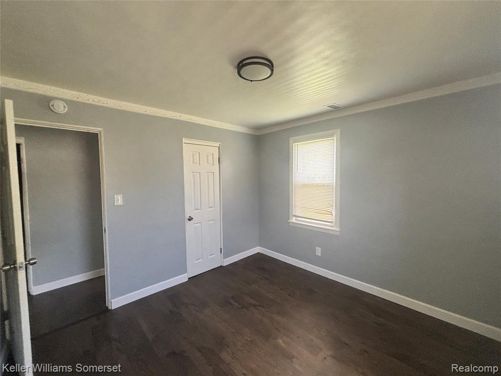 11130 Stephens Warren, MI 48089 - Photo 9 of 11
