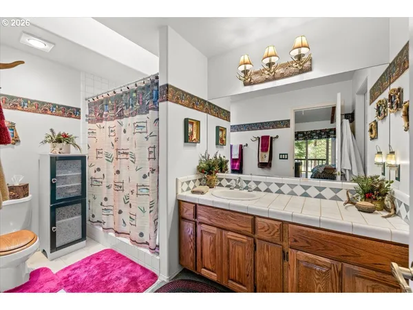 $724,995 | 122 Carlos Avenue, Rogue River, OR 97537
