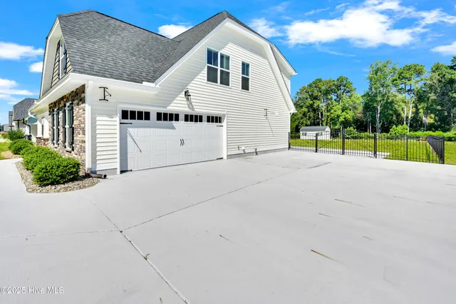 $484,000 | 3077 Avon Road, Greenville, NC 27858