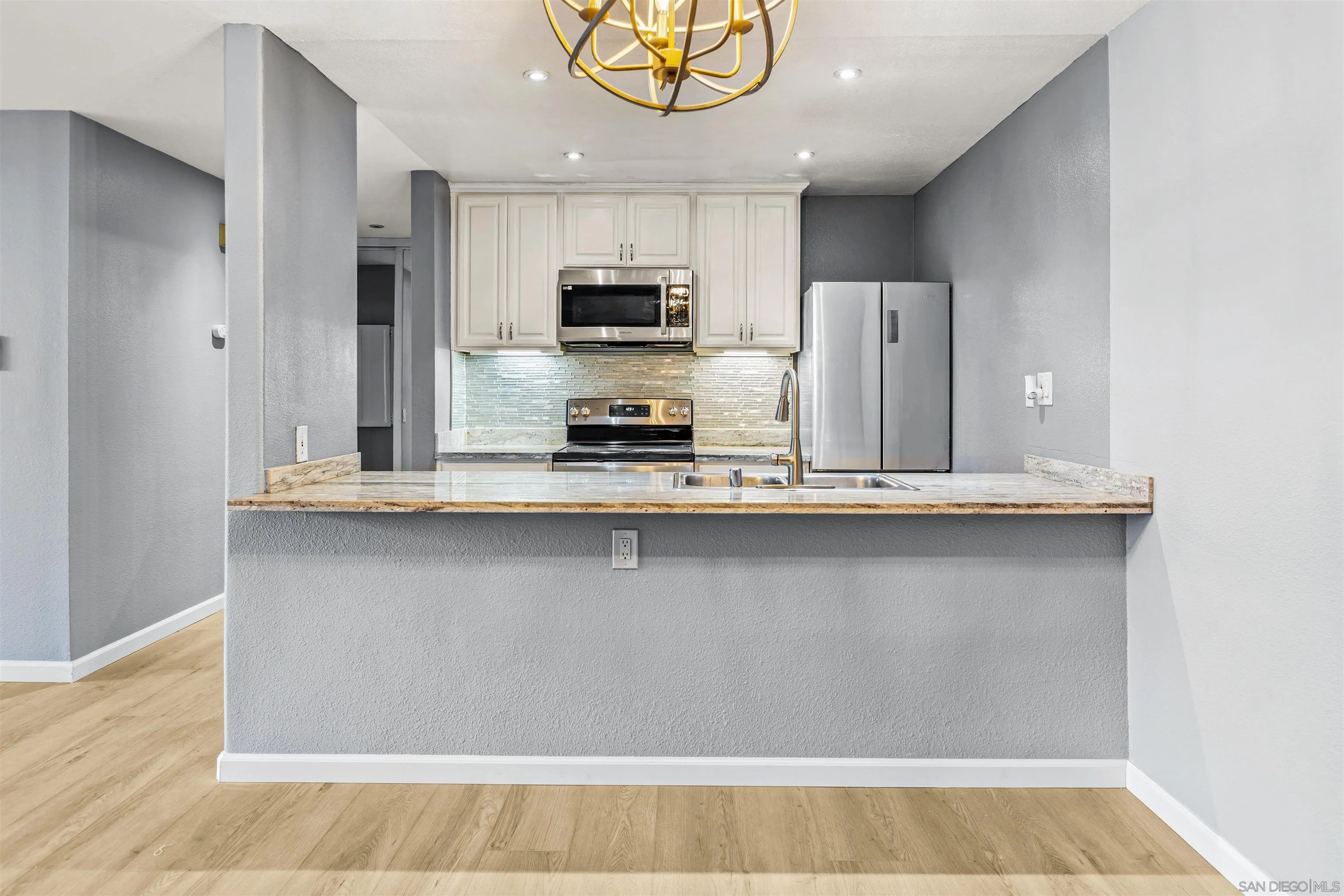 8324 Regents Road, Unit 1B San Diego, CA 92122 - Photo 5 of 14