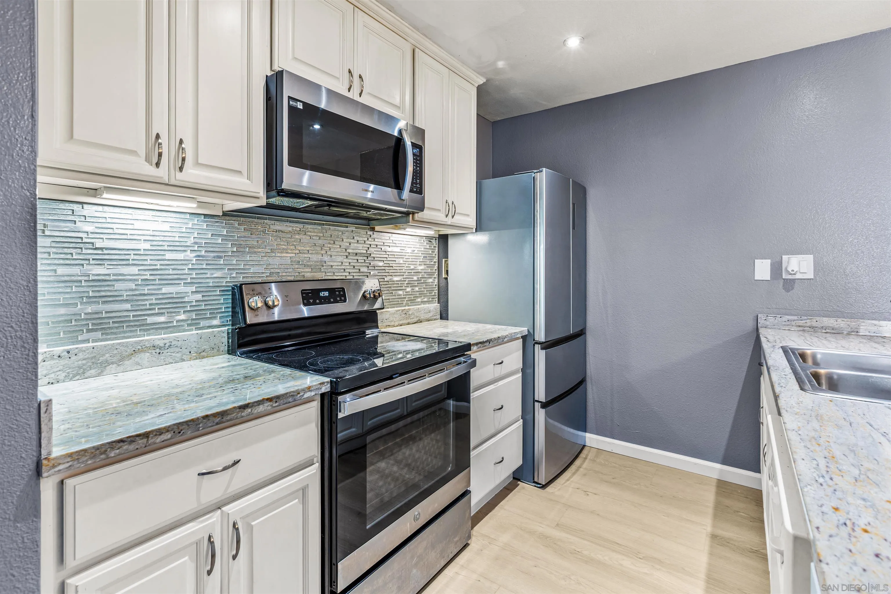 8324 Regents Road, Unit 1B San Diego, CA 92122 - Photo 5 of 15