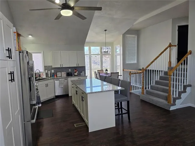 $2,650 | 6313 Aminda Street, Shawnee, KS 66226