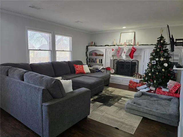 $2,650 | 6313 Aminda Street, Shawnee, KS 66226