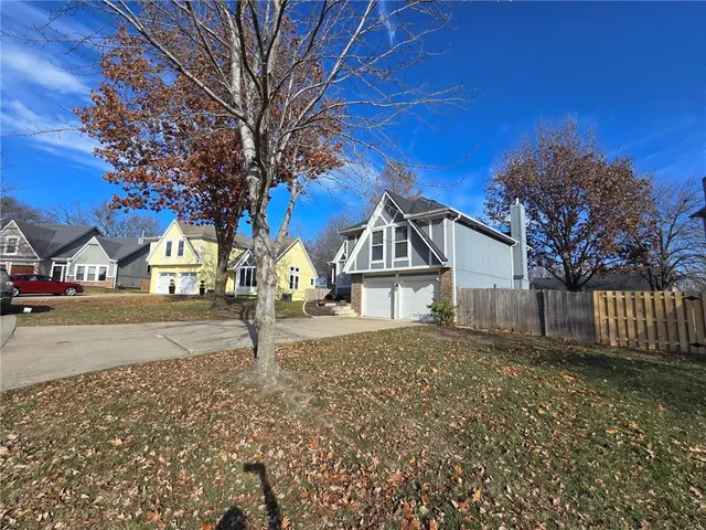 $2,650 | 6313 Aminda Street, Shawnee, KS 66226