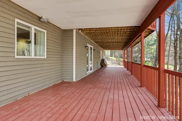 $549,999 | 10288 Hathaway Drive, Greenville, MI 48838