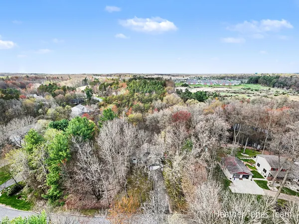 $549,999 | 10288 Hathaway Drive, Greenville, MI 48838