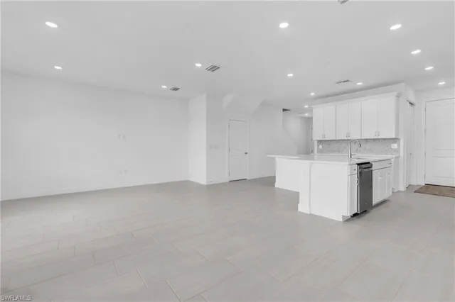 $3,000 | 4259 Sonoma Oaks Circle, Naples, FL 34119