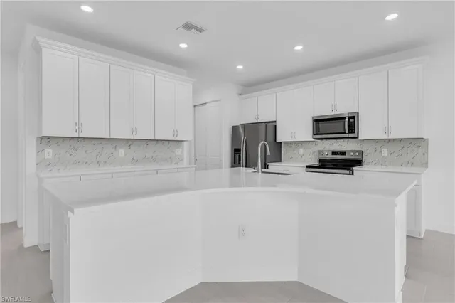 $3,000 | 4259 Sonoma Oaks Circle, Naples, FL 34119