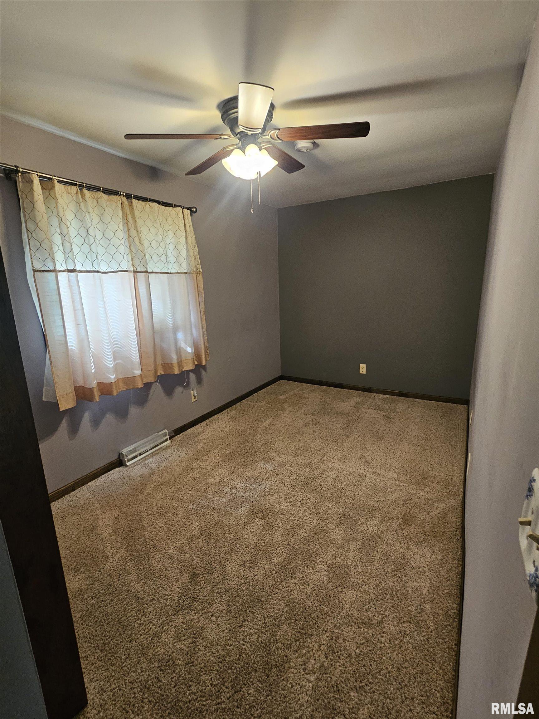 106 34th Avenue North Clinton, IA 52732 - Photo 15 of 31