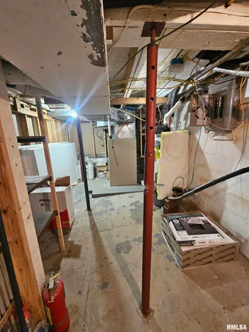 $105,000 | 106 34th Avenue North, Clinton, IA 52732