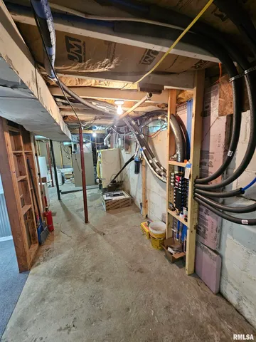 $105,000 | 106 34th Avenue North, Clinton, IA 52732