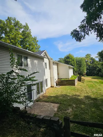 $105,000 | 106 34th Avenue North, Clinton, IA 52732