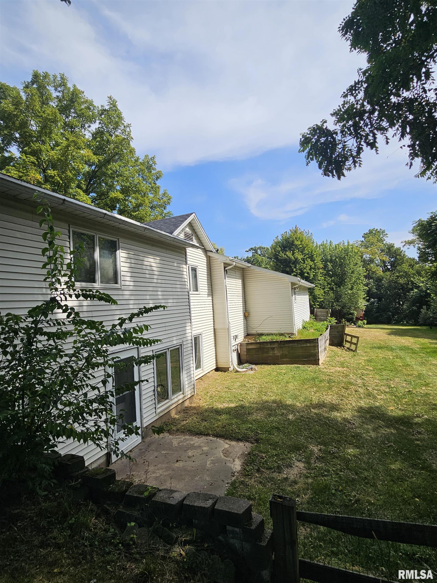 106 34th Avenue North Clinton, IA 52732 - Photo 28 of 31