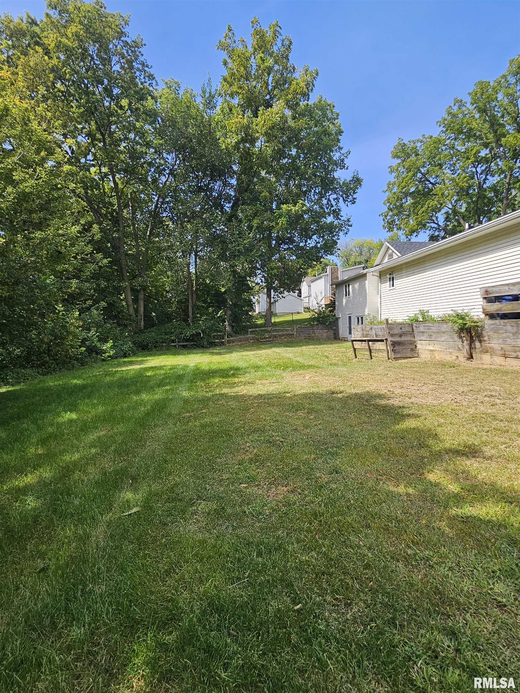 106 34th Avenue North Clinton, IA 52732 - Photo 30 of 31