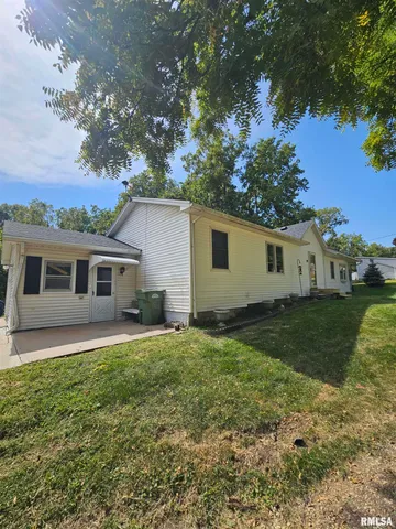 $105,000 | 106 34th Avenue North, Clinton, IA 52732