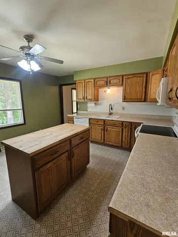 $105,000 | 106 34th Avenue North, Clinton, IA 52732