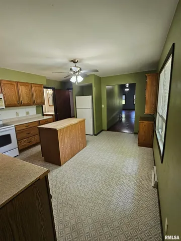 $105,000 | 106 34th Avenue North, Clinton, IA 52732