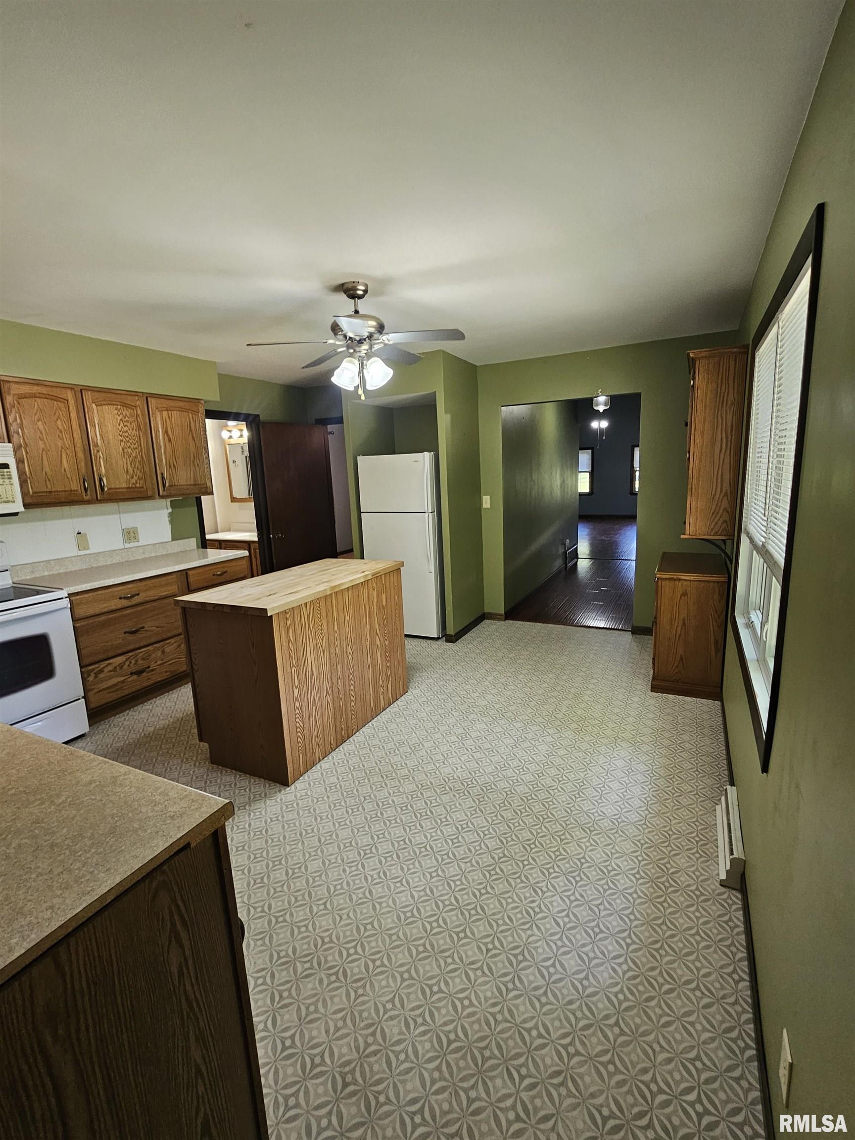 106 34th Avenue North Clinton, IA 52732 - Photo 8 of 31