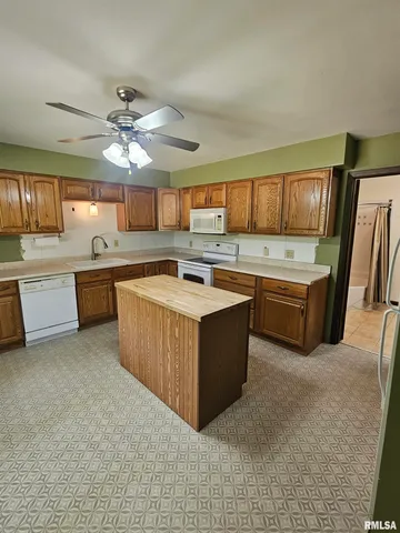 $105,000 | 106 34th Avenue North, Clinton, IA 52732