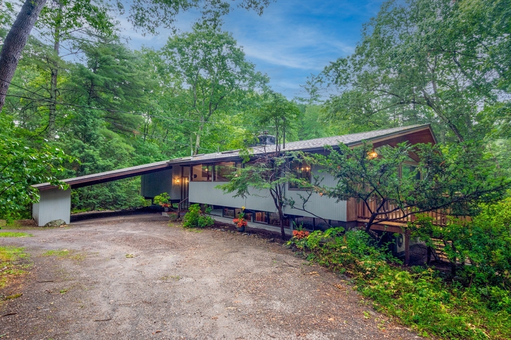 20 Stonehedge Road Lincoln, MA 01773 - Photo 1 of 38 Gallery Image 1