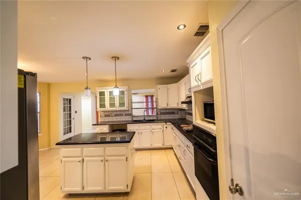 $2,400 | 1901 Duke Avenue, McAllen, TX 78504