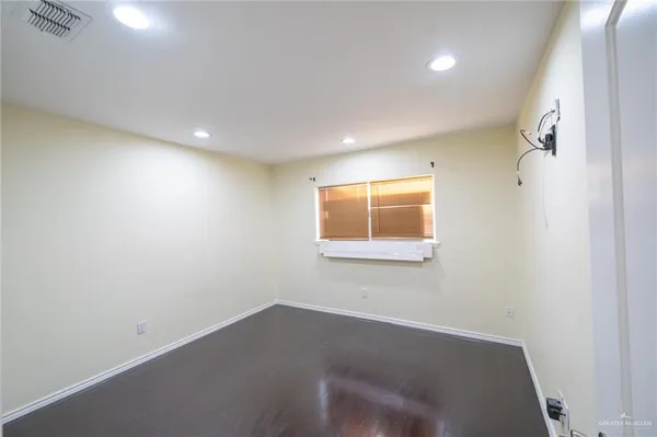 $2,400 | 1901 Duke Avenue, McAllen, TX 78504