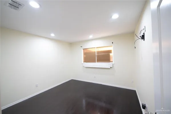 $2,400 | 1901 Duke Avenue, McAllen, TX 78504