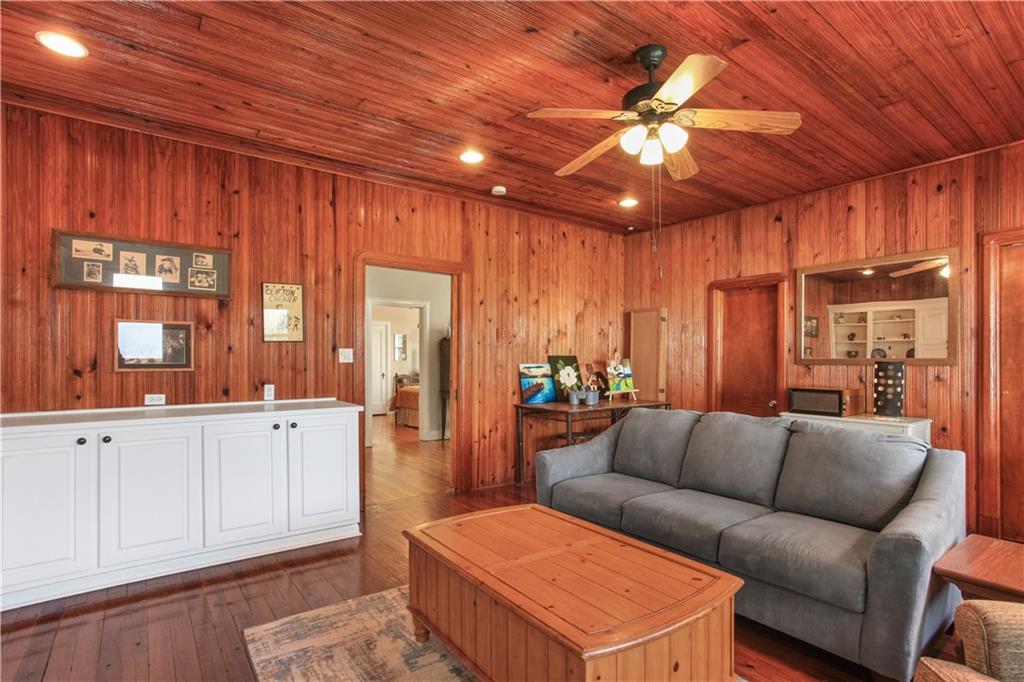 324 Rio Vista Avenue Jefferson, LA 70121 - Photo 11 of 23 Gallery Image 11
