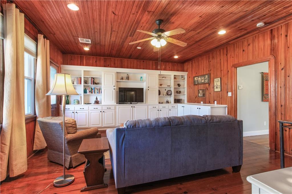 324 Rio Vista Avenue Jefferson, LA 70121 - Photo 9 of 23 Gallery Image 9