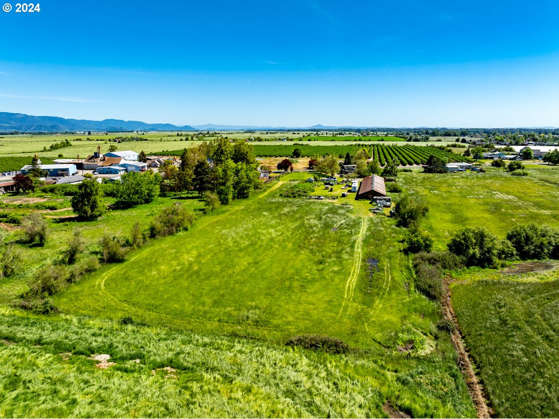 30557 Diamond Hill Road Harrisburg, OR 97446 - Photo 11 of 18 Gallery Image 11