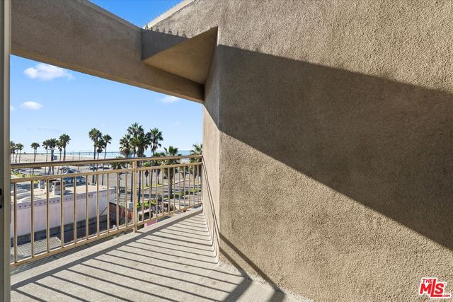 $4,000 | 4 20th Avenue, Unit 301, Venice, CA 90291