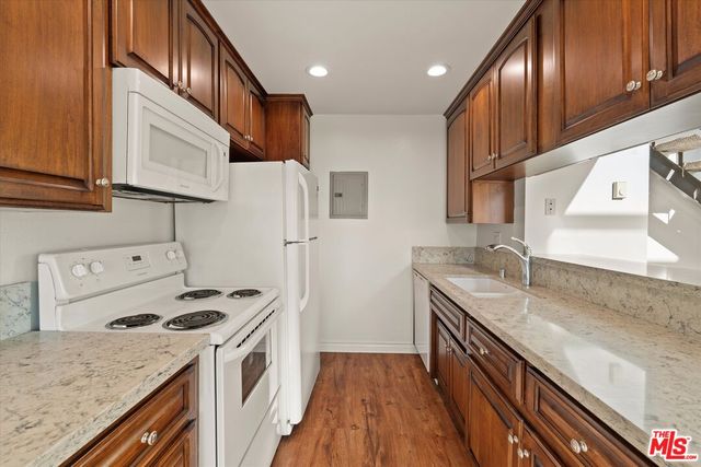 $4,000 | 4 20th Avenue, Unit 301, Venice, CA 90291