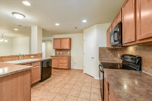 $1,895 | 516 Lark Street, Leander, TX 78641
