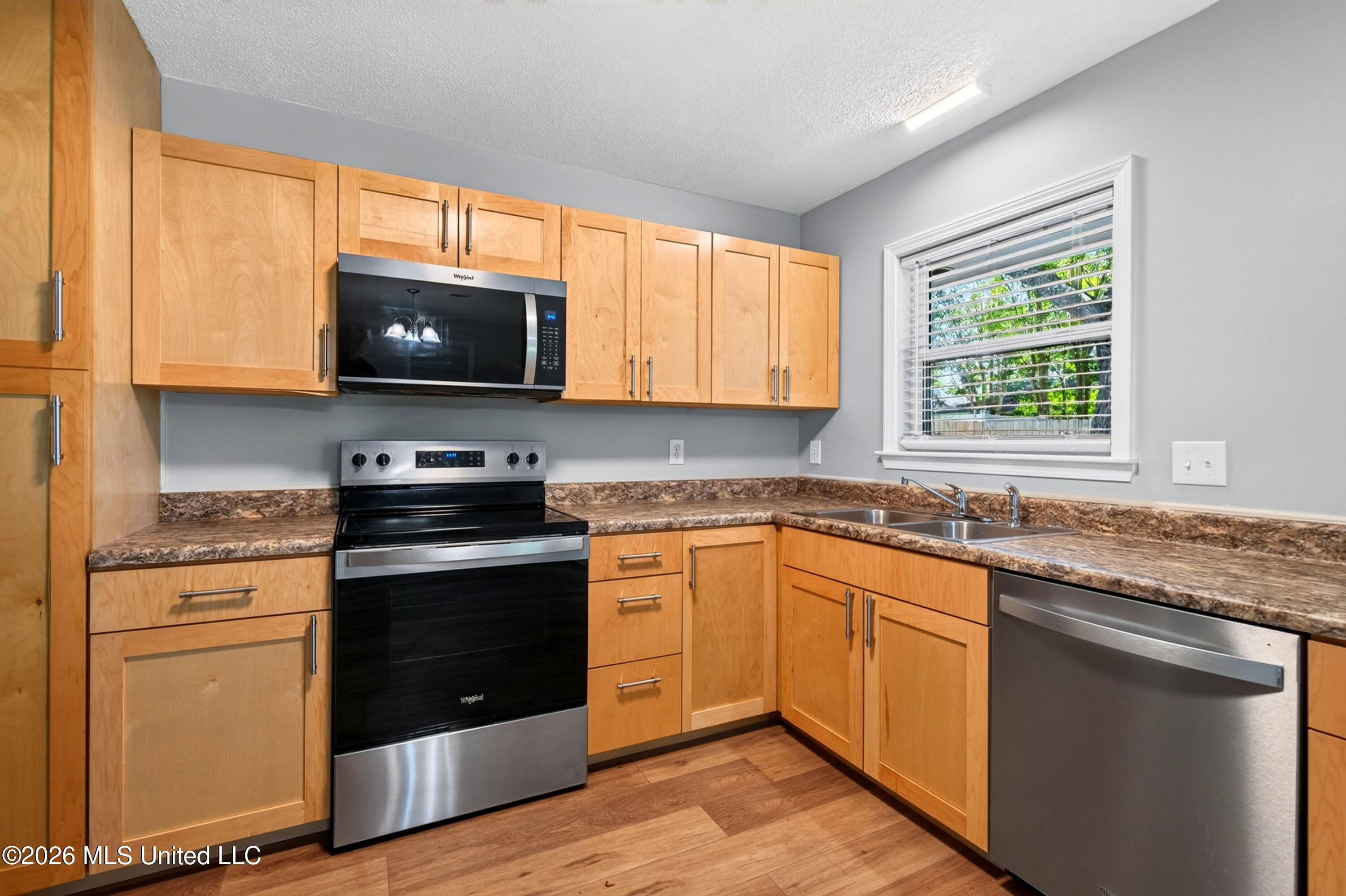 2211 Old Popp's Ferry Road Biloxi, MS 39532 - Photo 14 of 34 2211PoppsFerryRd-14