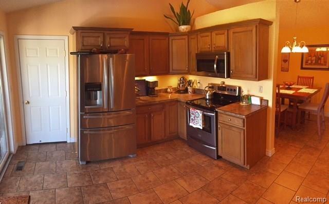 6274 Hewitt Road Jeddo, MI 48032 - Photo 22 of 35 C:\Users\mark\Pictures\6274 Hewitt Kitchen3.jpg