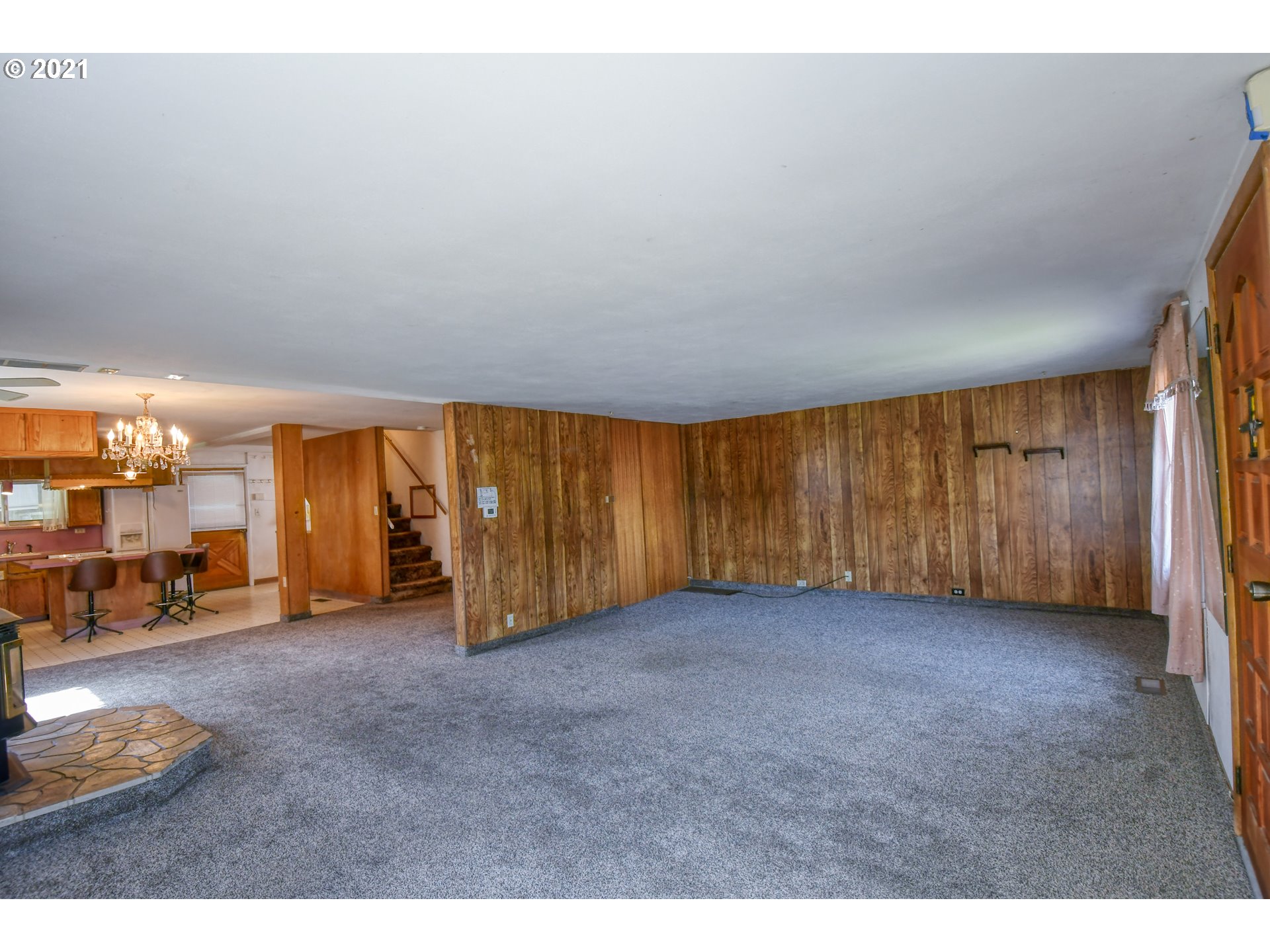 327 Southwest 15th Street Pendleton, OR 97801 - Photo 4 of 24