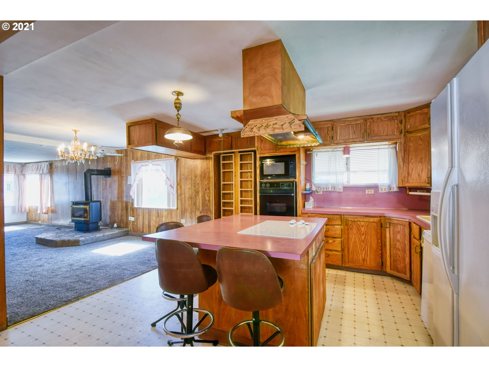 327 Southwest 15th Street Pendleton, OR 97801 - Photo 9 of 24