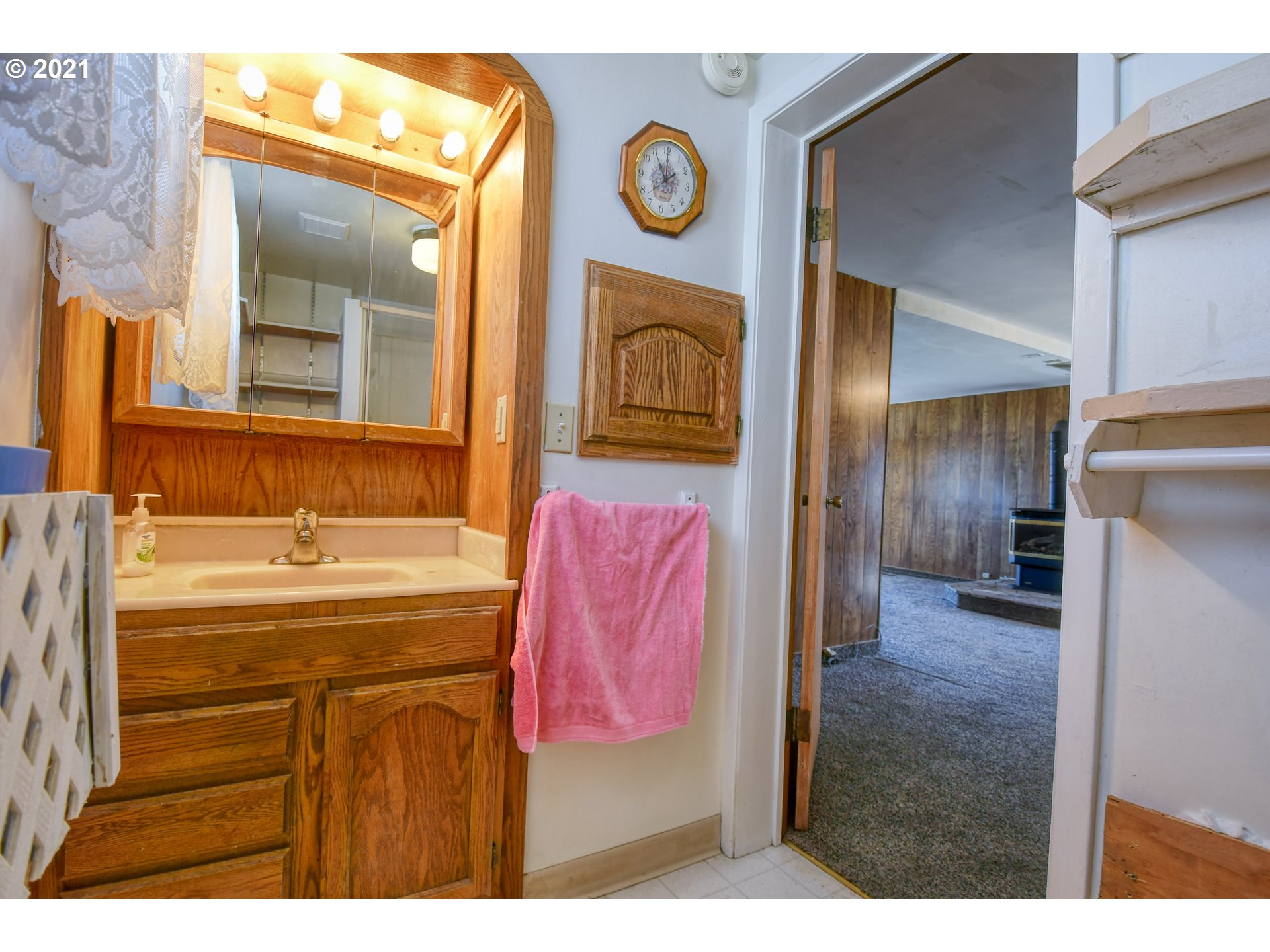 327 Southwest 15th Street Pendleton, OR 97801 - Photo 10 of 24