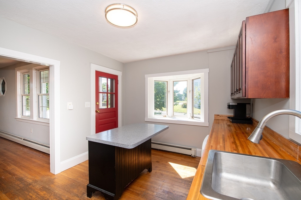 364 Alden Road Fairhaven, MA 02719 - Photo 7 of 42 Gallery Image 7