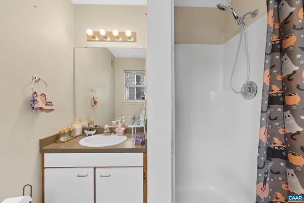 $299,999 | 1250 Clifden Green, Charlottesville, VA 22901