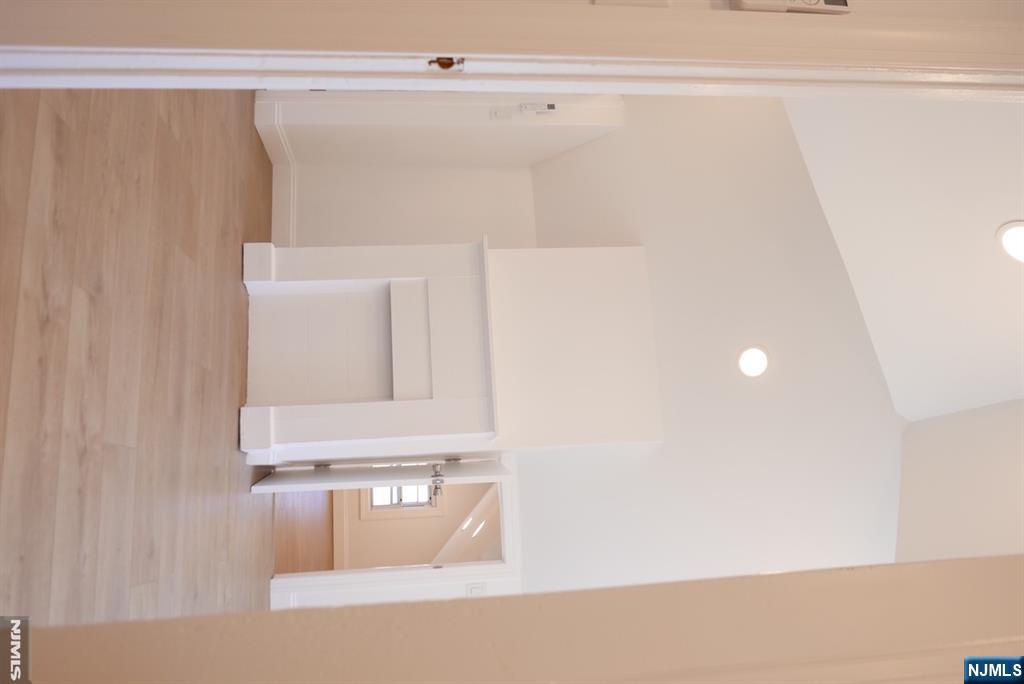 46 Garden Place, Unit 2 Edgewater, NJ 07020 - Photo 8 of 30