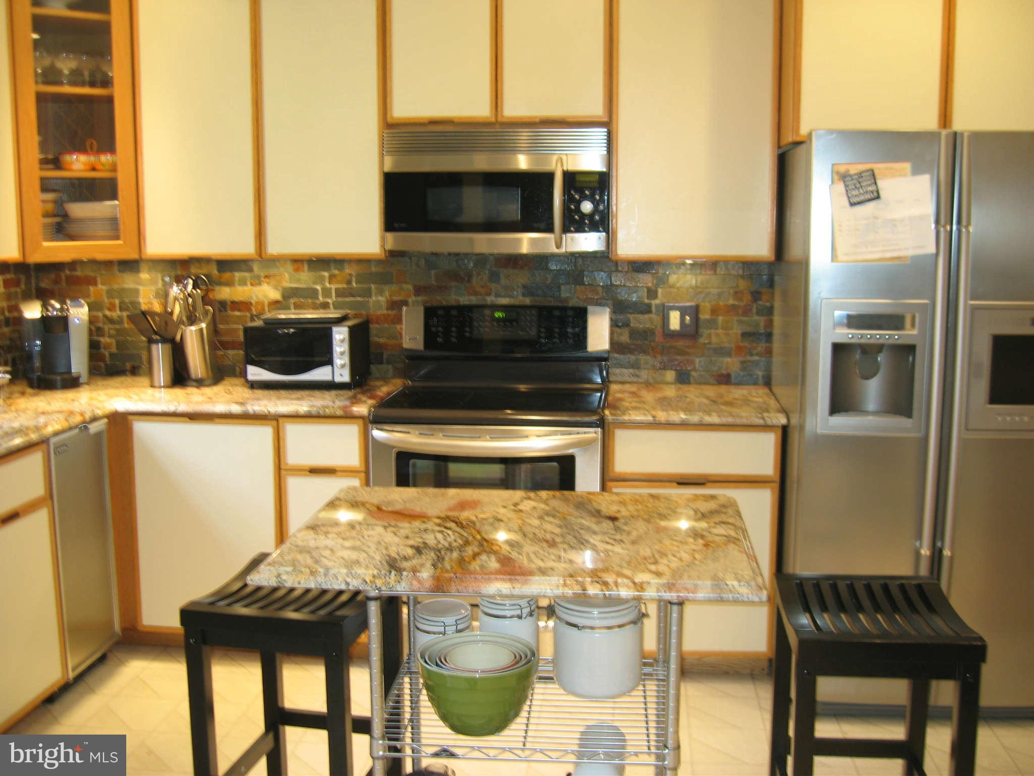 8004 Rising Ridge Road Bethesda, MD 20817 - Photo 8 of 30 Kitchen